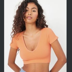 Stacie Seamless V-Neck tee